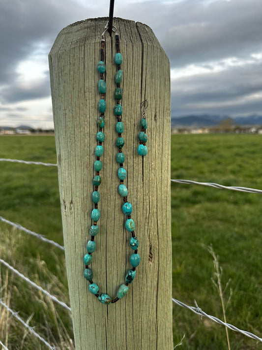 Hubei Earring and Necklace Set